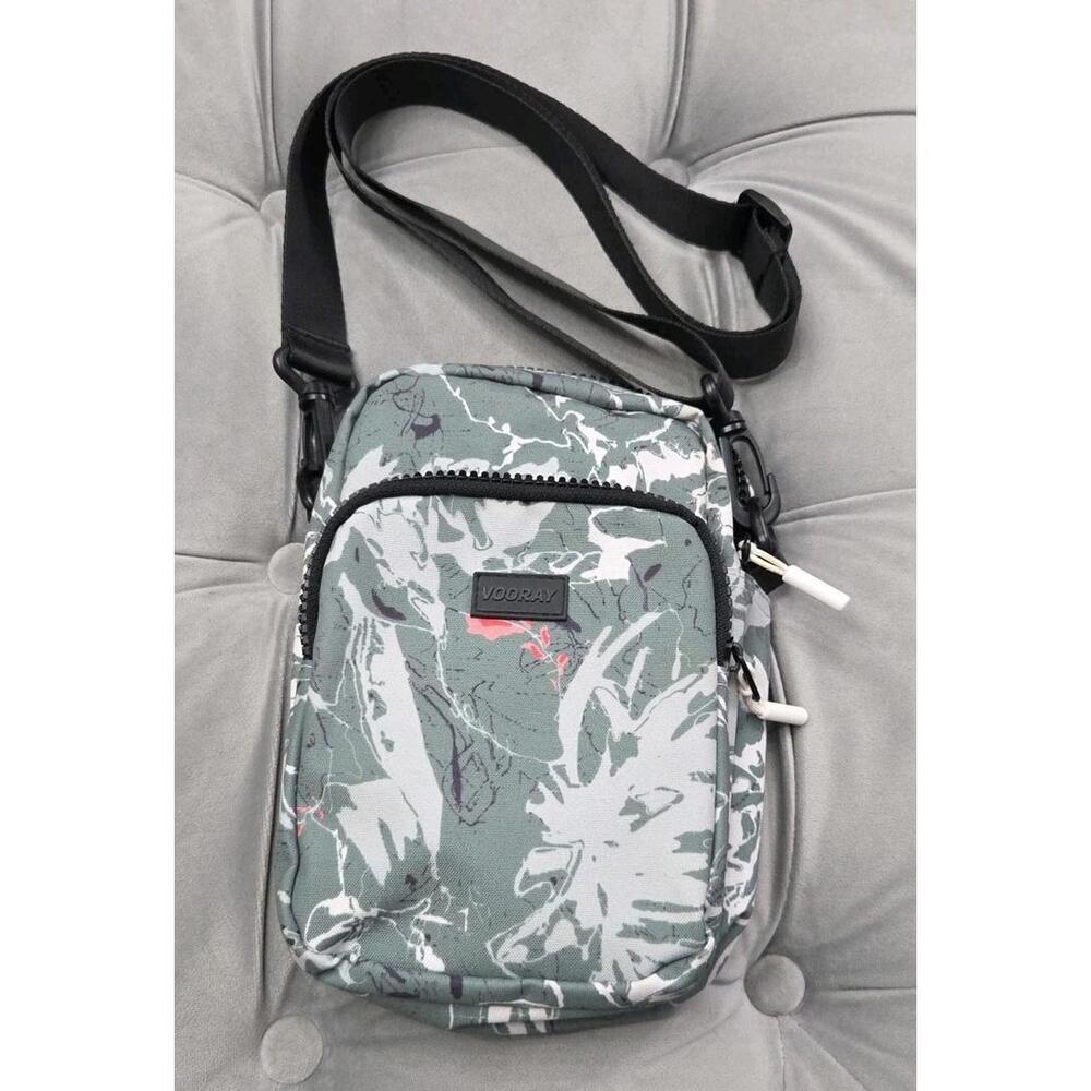 Vooray Sidekick Crossbody Money Bag Green Abstract Marble New